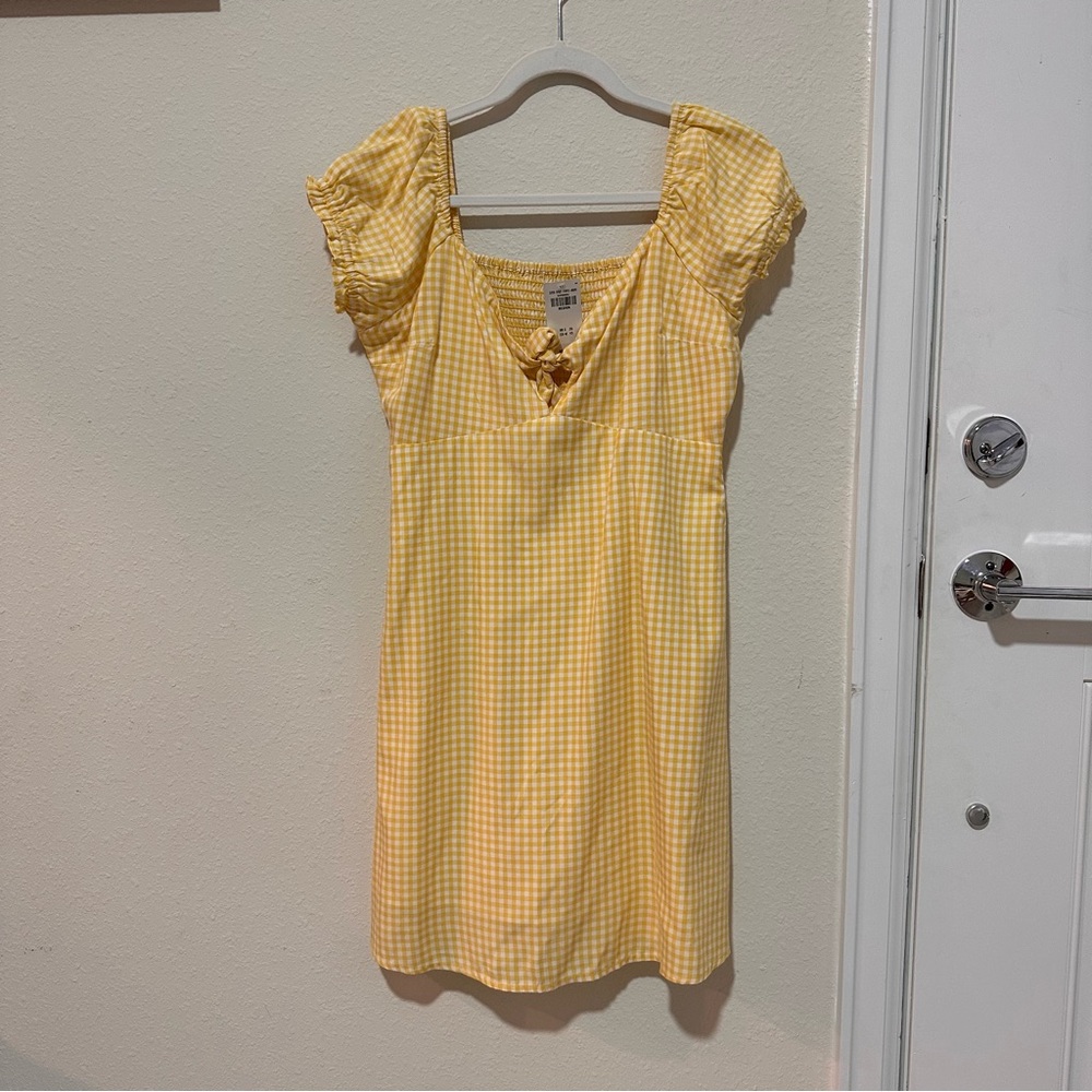 Yellow flowy dress - Hollister